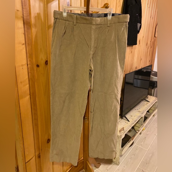 Lands’ End Men’s Tan Corduroy Pants - Picture 1 of 7
